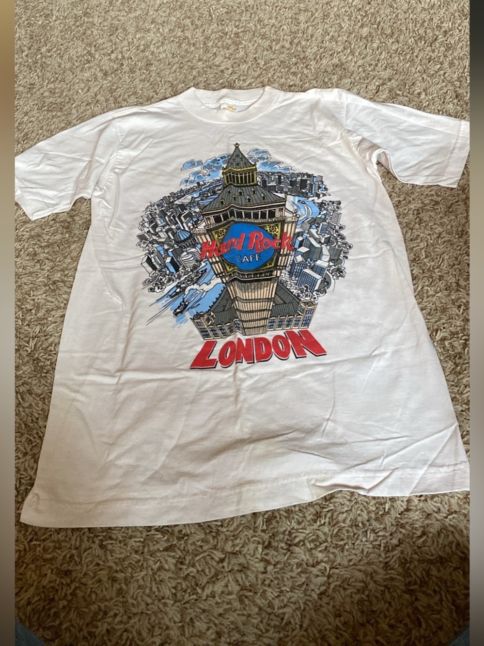 Hard Rock Cafe White London Graphic Tee with Red Logo new